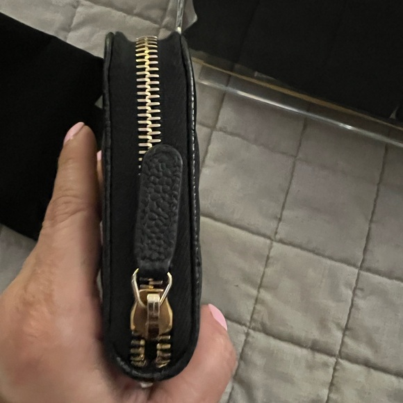 Chanel caviar large zip wallet in pristine condition - Picture 2 of 8